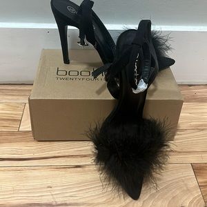 Women’s pointed fur lined sandal